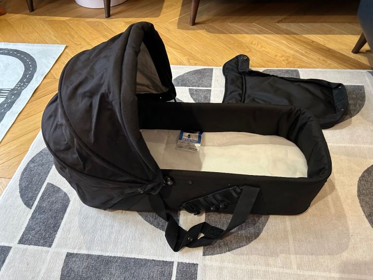 Free Mountain Buggy Carry Cot Good Condition
