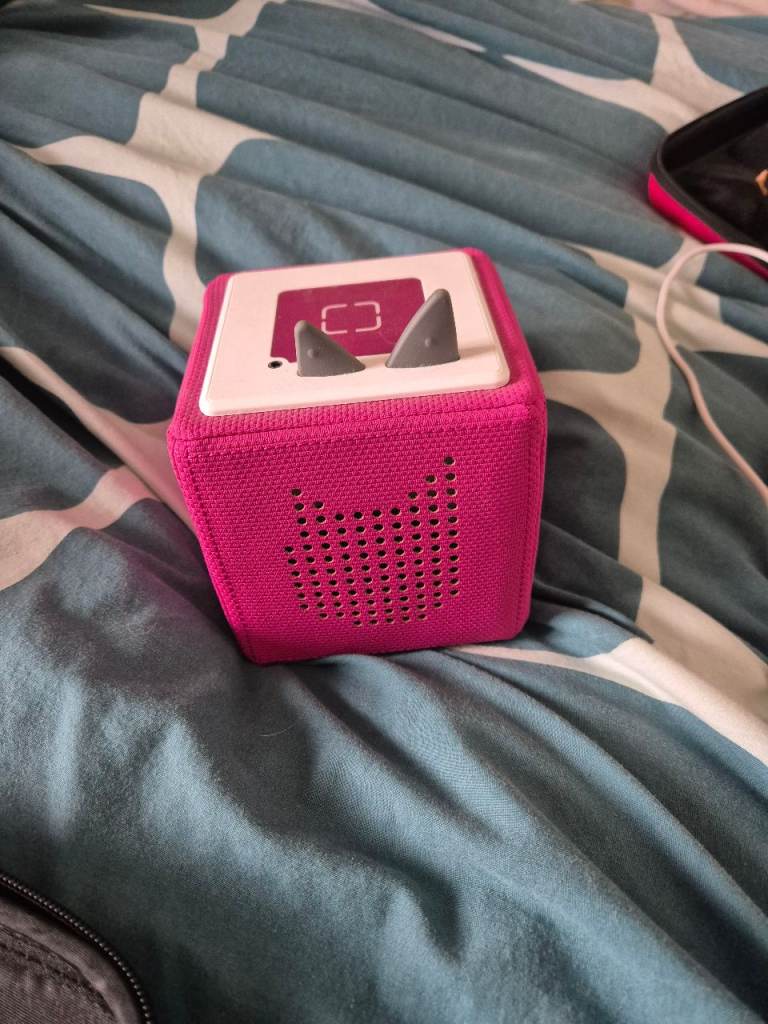 Tonie box - with Peter Rabbit Tonie and Tonies case