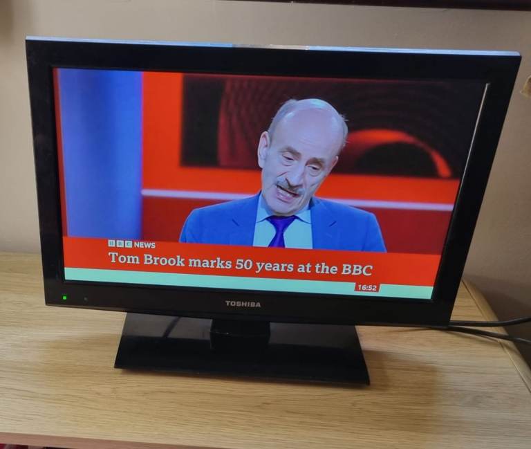 Toshiba 18 inch screen TV (not a smart TV)