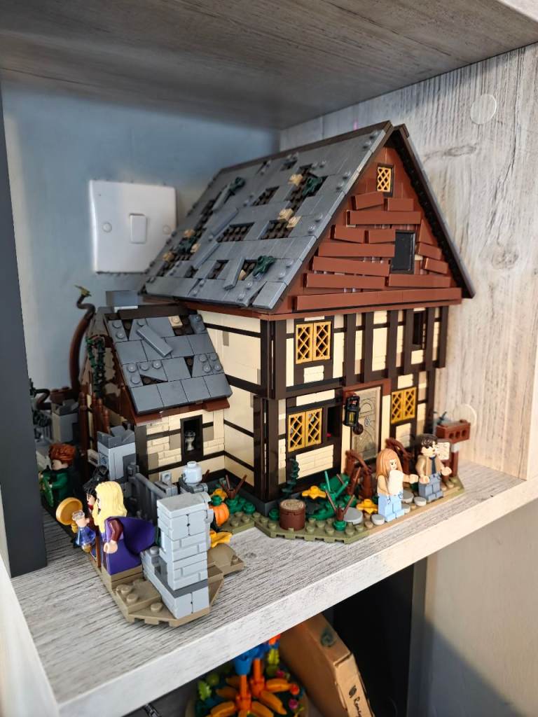 Lego Hocus Pocus House