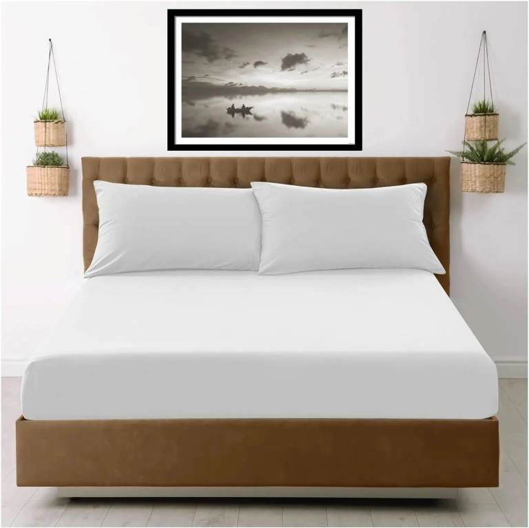 BARGAIN 3x White Fitted Sheets for UK Double Bed - Elasticated - for Guests / Students