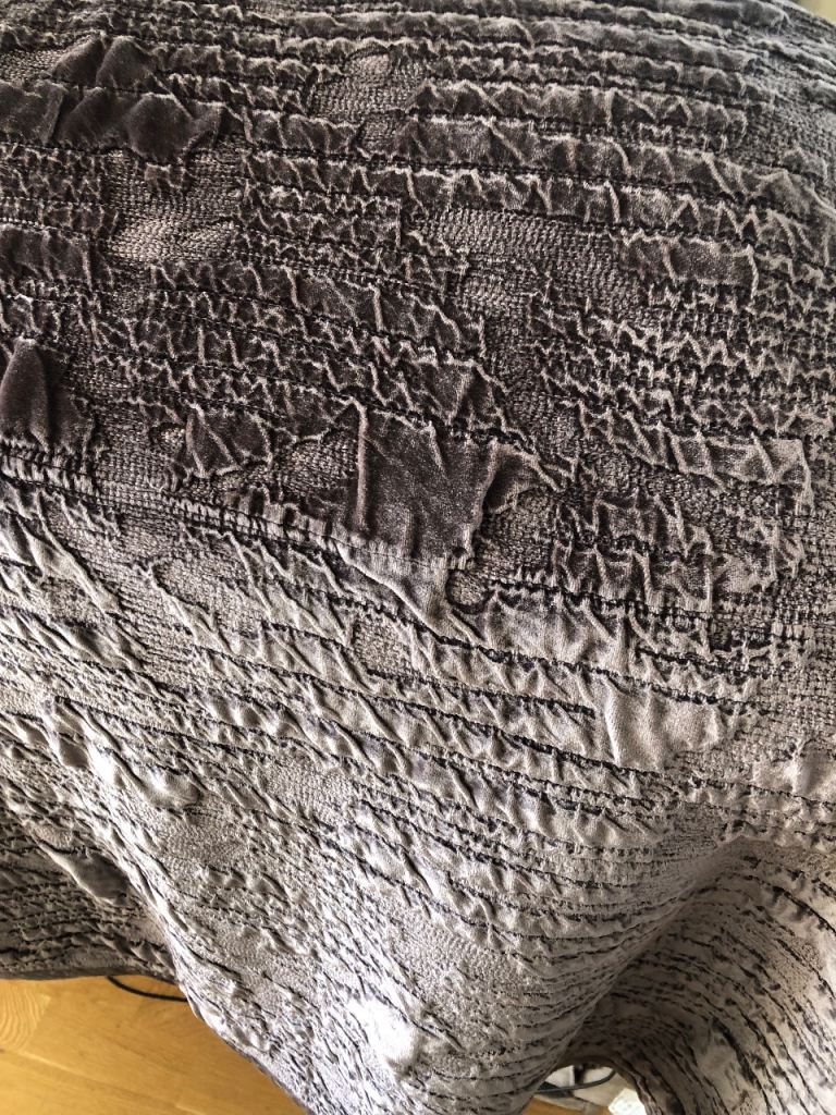 BEAUTIFUL BEDSPREAD/THROW 320x210 cm