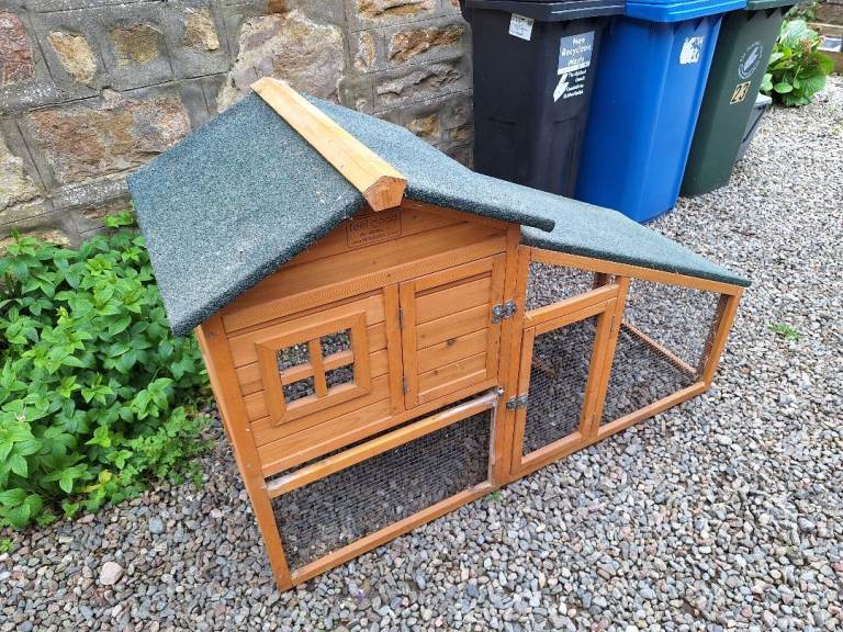 Guinea pig/Rabbit hutch