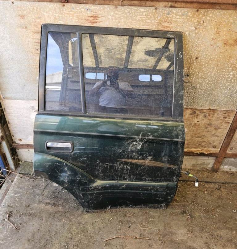 Land Cruiser Colorado Driver Right Rear Door SPARES OR REPAIRS Landcruiser 4x4 