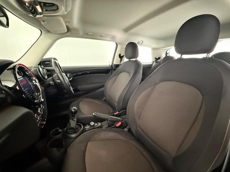 2021 MINI Hatch 1.5 Cooper Classic Euro 6 (s/s) 3dr HATCHBACK Petrol Manual