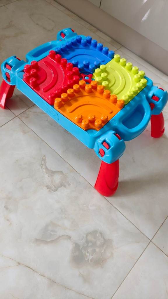 Mega Bloks - Lego table