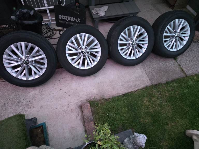 VW ALLOY WHEELS &TYRES.  BOLTS&LOCKING NUTS