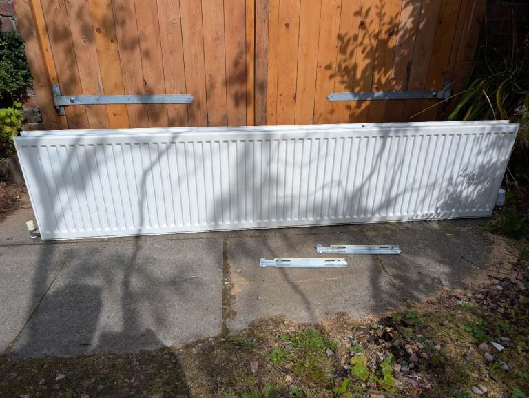2m long double panel White Radiator with Thermostatic Valve – Good Condition