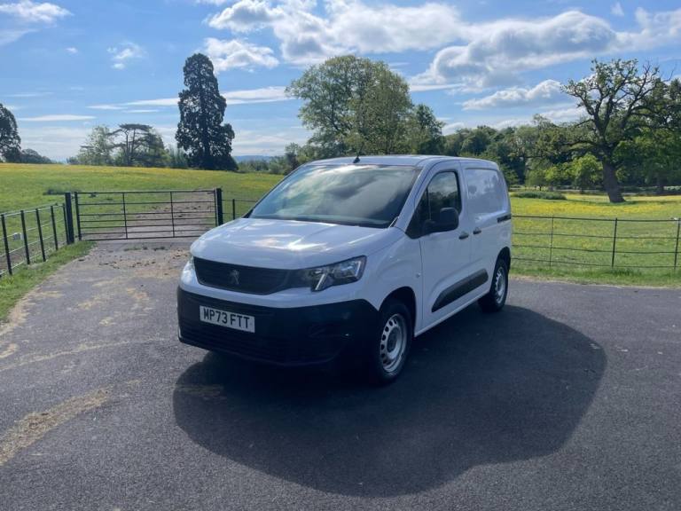 2024 Peugeot Partner 1000 1.5 BlueHDi 100 Professional Premium + Van PANEL VAN DIESEL Manual