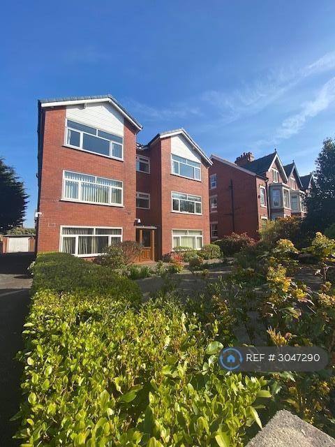 1 bedroom flat in Riversleigh Court, Lytham St. Annes, FY8 (1 bed) (#3047290)