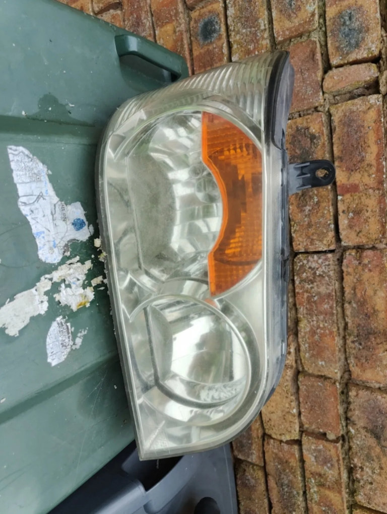 DFSK Loadhopper Head Light 11-17 Headlight Lamp Lens bulb holder