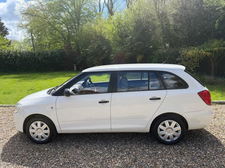 2009 Skoda Fabia 1.2 12V 1 5dr ESTATE Petrol Manual