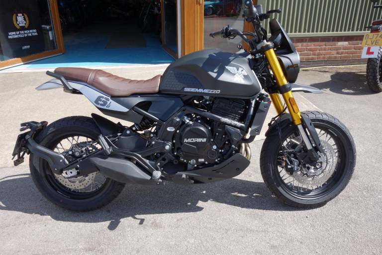 Moto Morini Seiemmezzo Scrambler 2025
