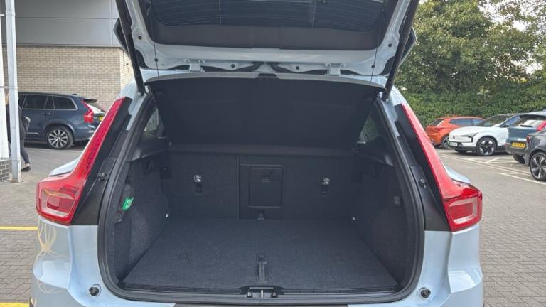 2025 Volvo XC40 Ultra, B4 Mild hybrid, Petrol, Dark Estate Petrol Automatic