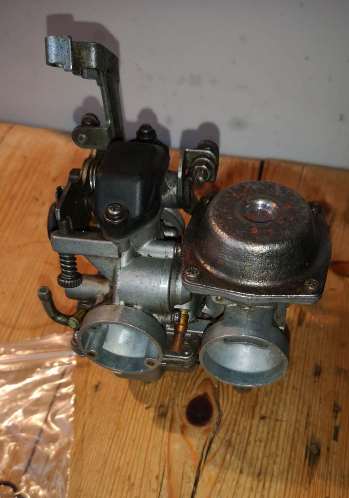 YAMAHA XT 350 CARBURETTOR