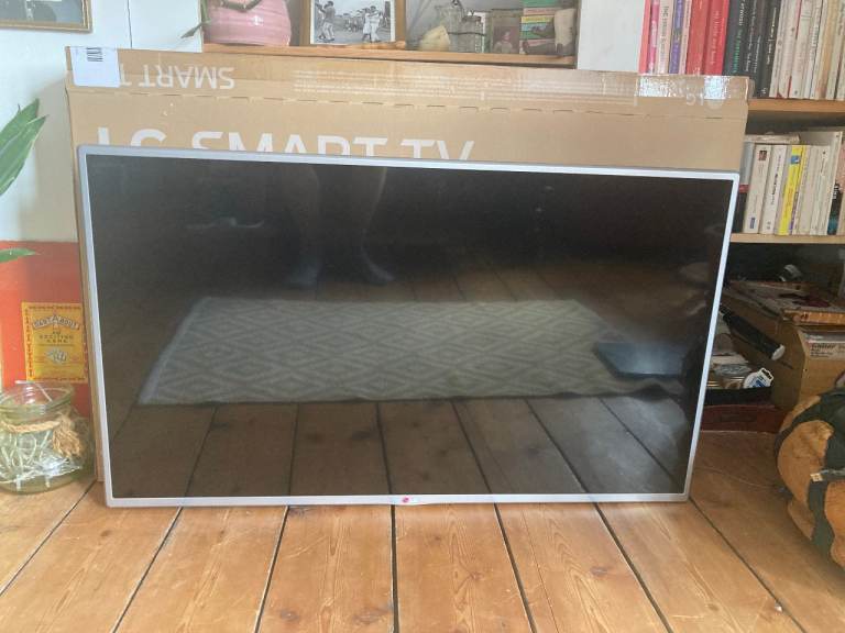 LG 42LB585V 42" Smart TV