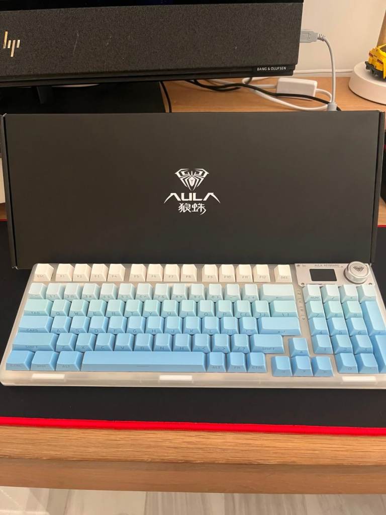 AULA Mechanical Keyboard - Blue/White, As Good As New
