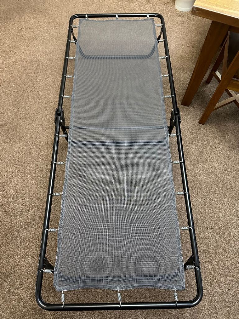 Foldable single metal bed frame 