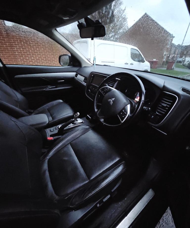 Mitsubishi Outlander 2015 | Automatic | Reliable Family SUV