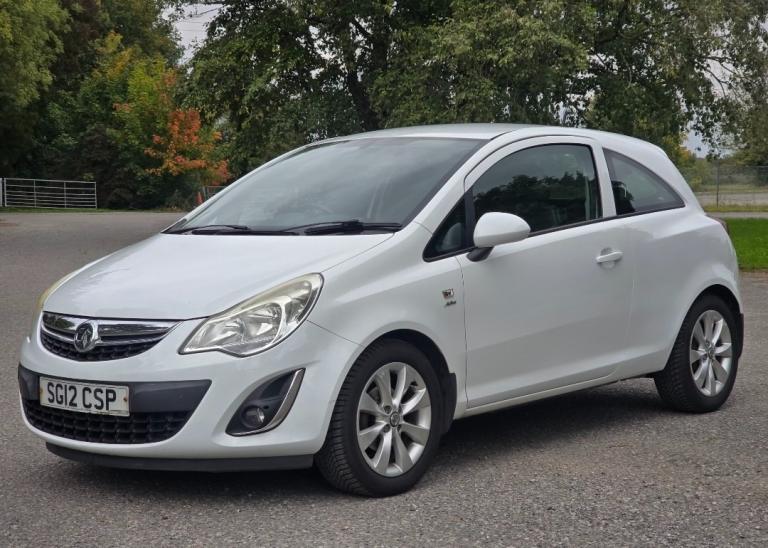 VAUXHALL CORSA 1.2 PETROL MANUAL IN TOP CONDITION. MOT SEPT 2026 SERVICE HISTORY