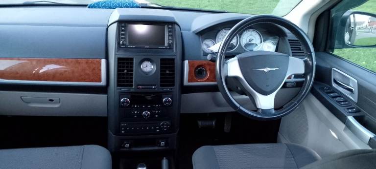 2010 Chrysler Grand Voyager, 2.8 Diesel, Automatic, 7 seats, tow hook, good condition