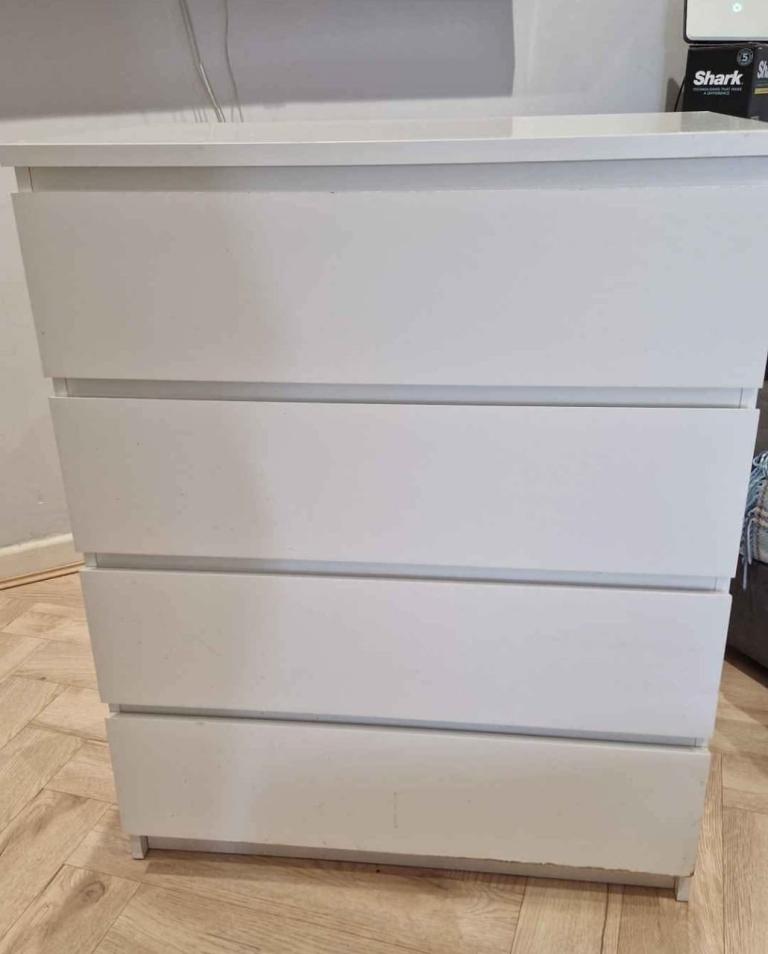 IKEA malm with glass top drawers 