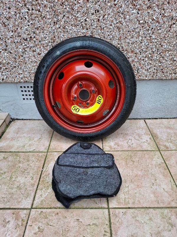Hyundai i20 spare wheel & jack