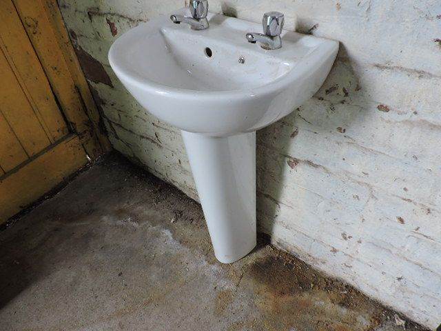 White Ceramic Basin with Pedestal and Taps – Good Condition
