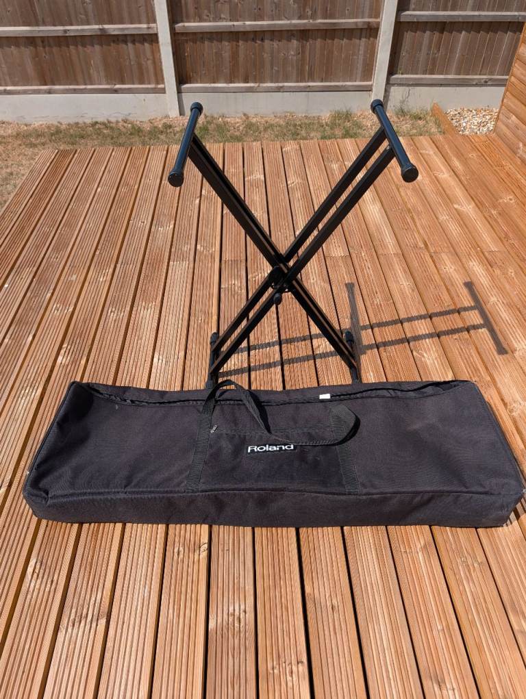 Stagg Music Keyboard Stand with Roland Carry Bag