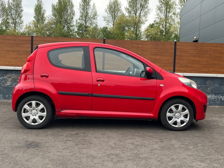 Peugeot, 107, Hatchback, 2011, Manual, 998 (cc), 5 doors