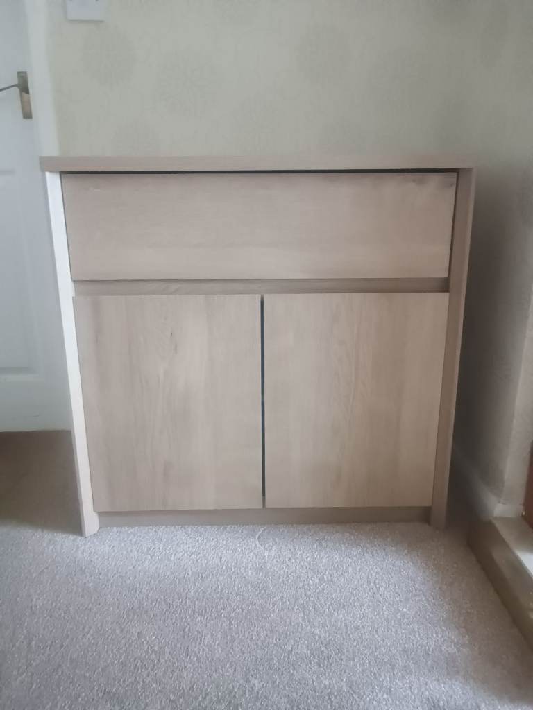 Light oak Wood Drawer/cupboard unit.