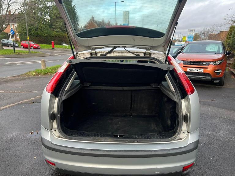 2007 Ford Focus 1.6 Ghia 5dr HATCHBACK PETROL Manual