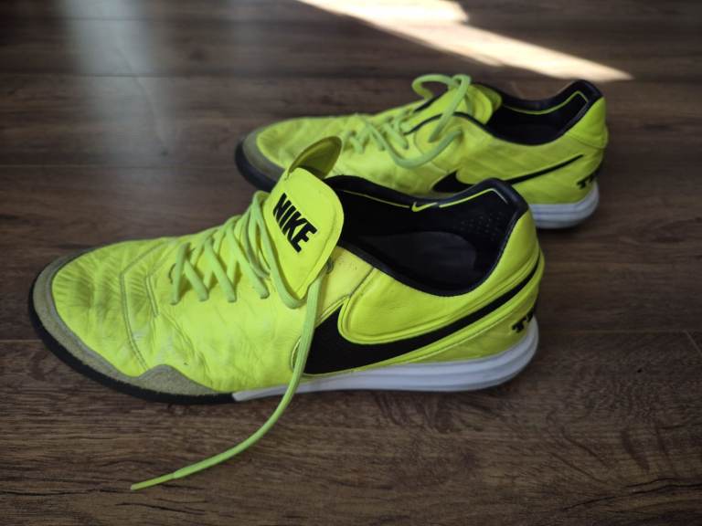 Nike TiempoX TF – Astro/Turf Football Boots (UK size: 9)