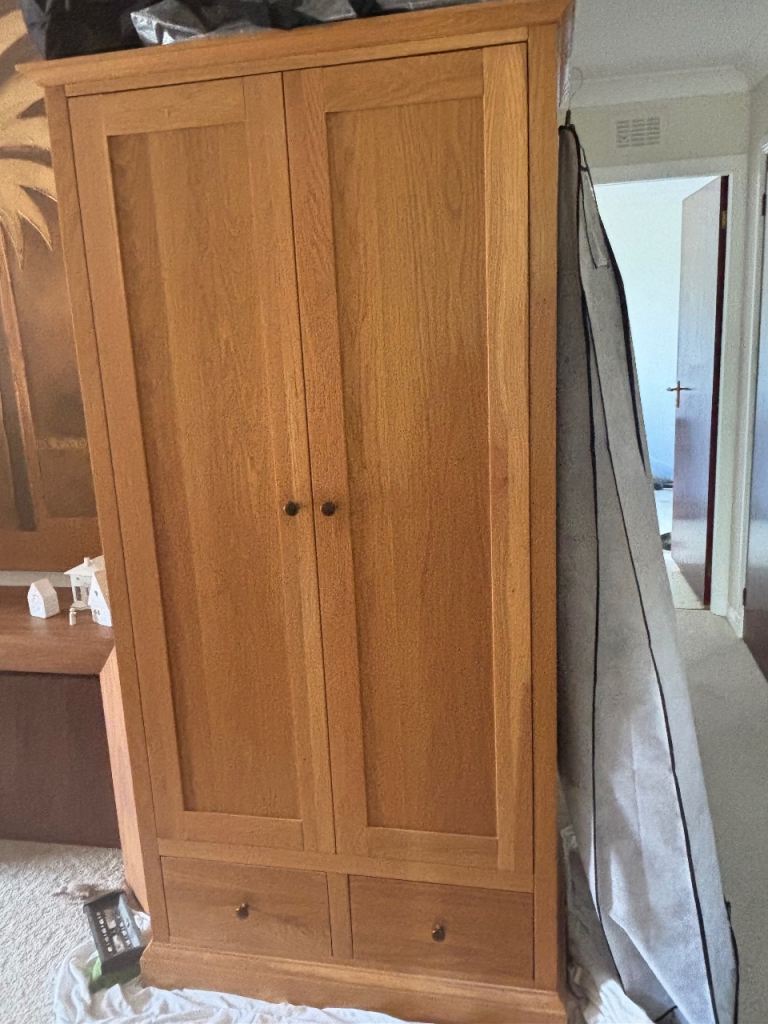 Bedroom Wardrobe, Chest of Drawers & Side table