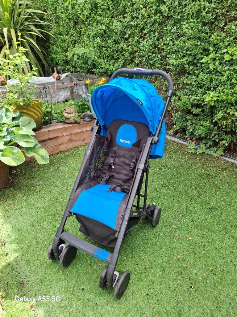 Folding pushchair.