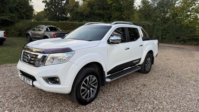 2016 Nissan Navara Double Cab Pick Up Tekna 2.3dCi 190 4WD Auto PICK UP Diesel Automatic