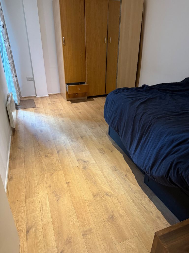 Luxury 1 Bedroom Flat 5 Mins Walk from Stratford Station, London E15