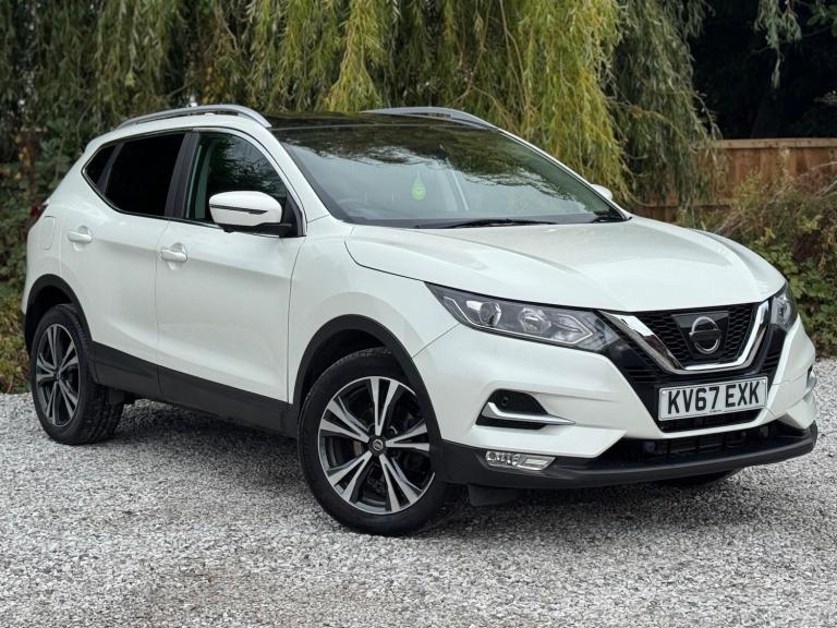 image for 2017 Nissan Qashqai 1.2 DiG-T N-Connecta 5dr Xtronic HATCHBACK PETROL Automatic