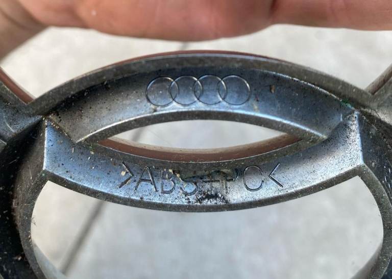 Audi badge