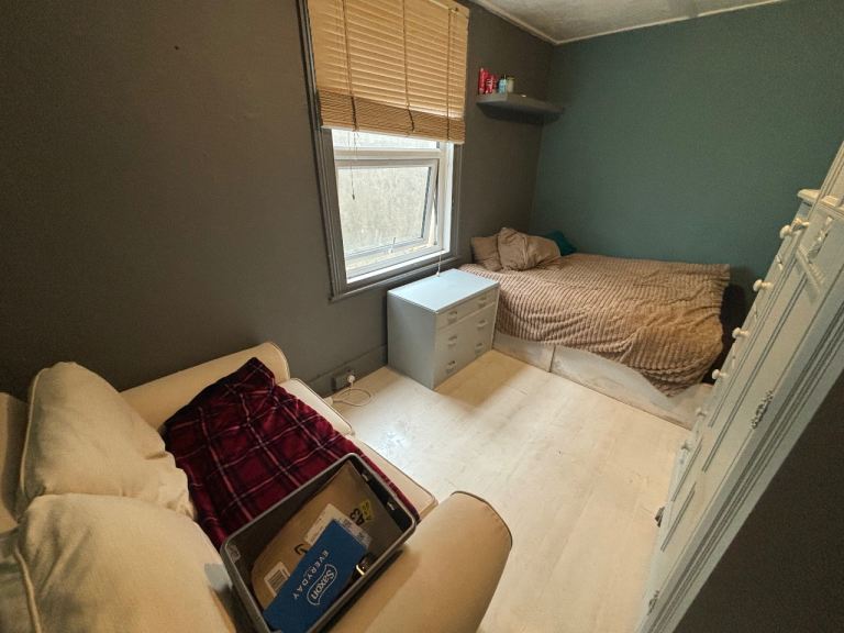 Fully furnished double room in friendly flat share, all bills included