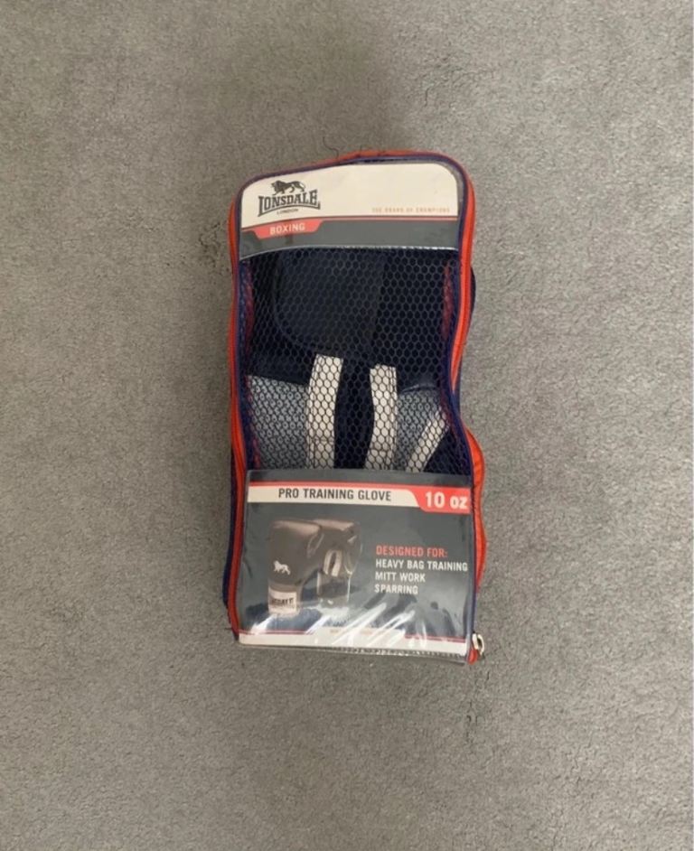 Lonsdale 10oz Boxing Gloves Brand New Punch Bag Training Sparring Gym