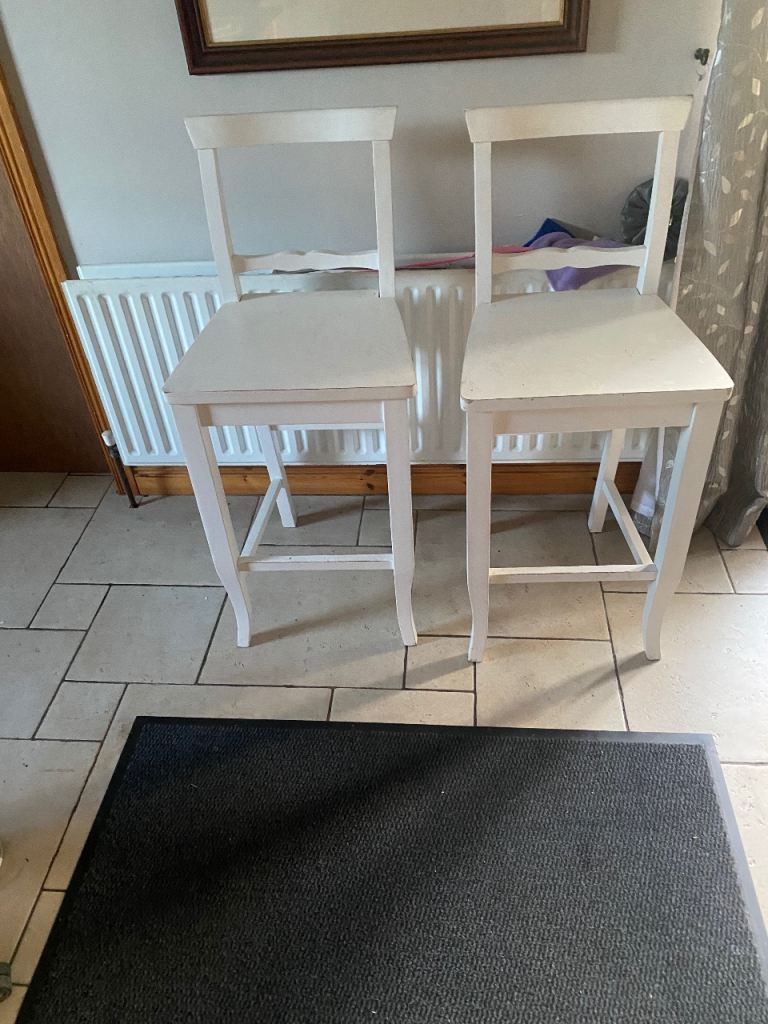 Wooden bar high chairs 