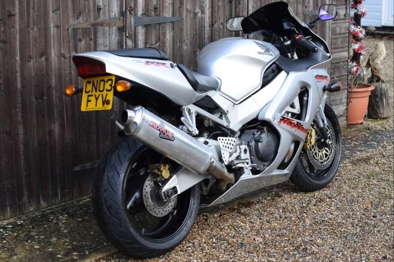 Honda CBR900RR-1 929 Fireblade (13500 miles) 2003 03 Reg *WITH VIDEO*