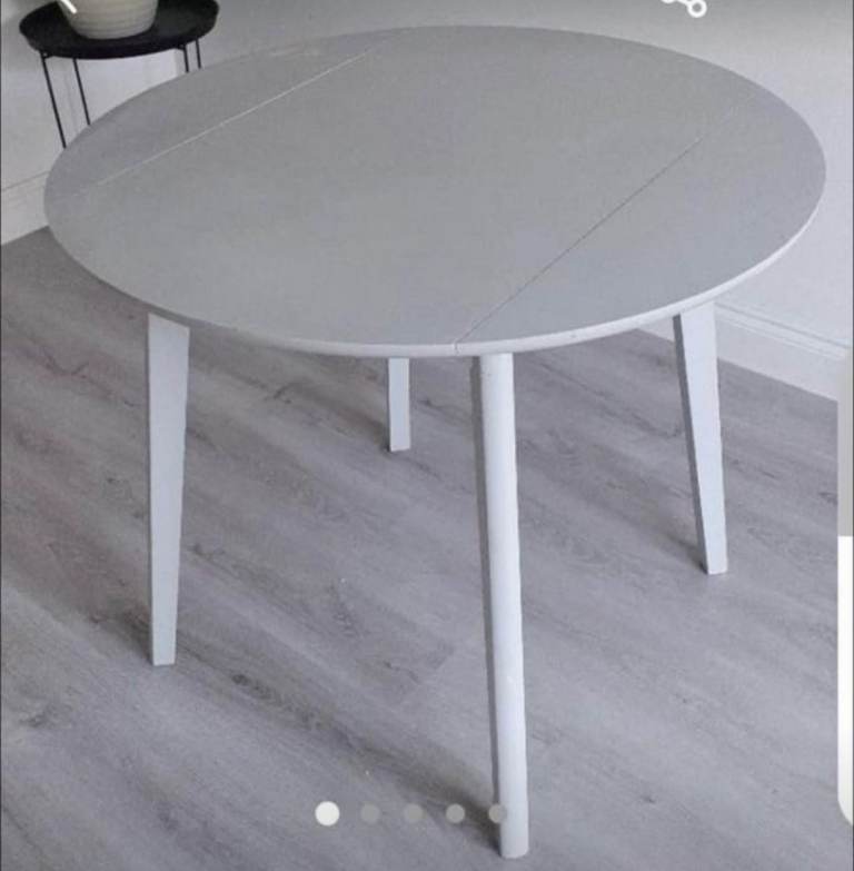 Space saver dinning table
