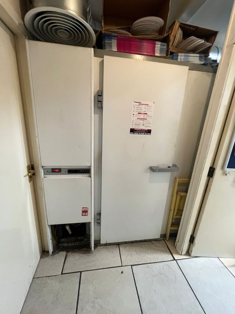 Commercial Walk- in Freezer Porkka Catering Brand Cooling Unit for Kitchen/ Restaurant