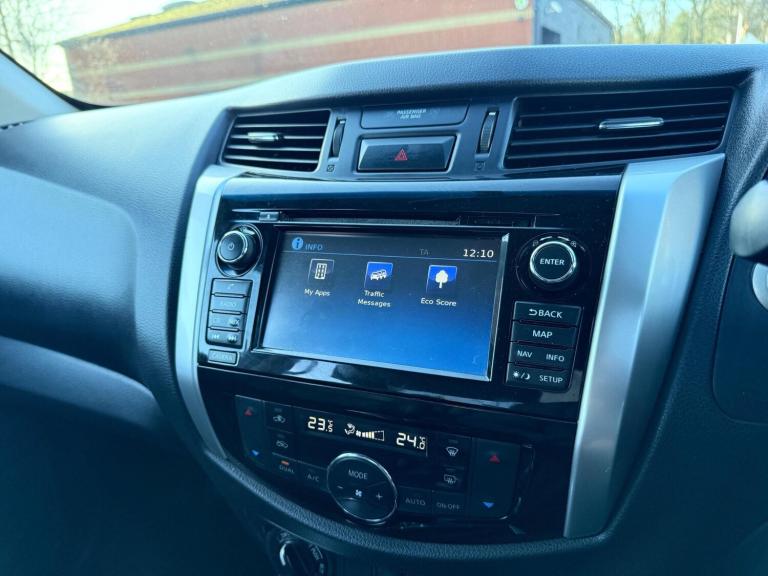 2016 Nissan Navara 2.3 dCi Tekna Auto 4WD Euro 5 4dr PICK UP Diesel Automatic