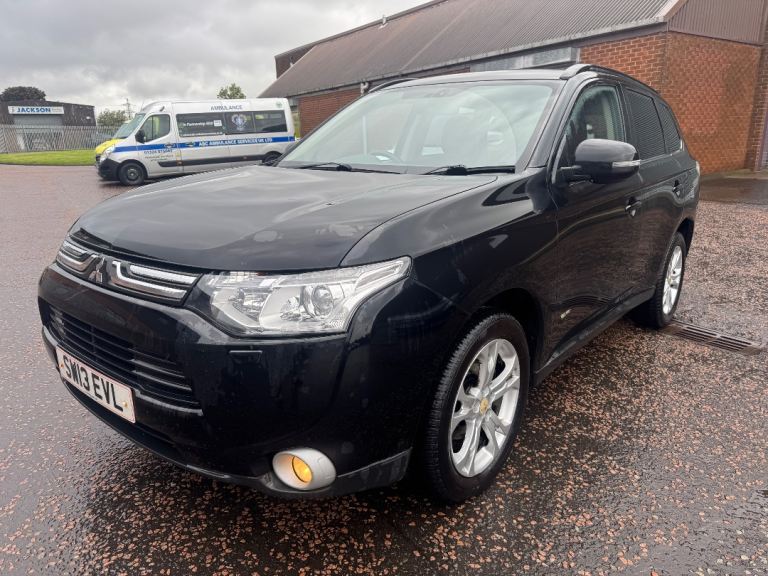 Mitsubishi, OUTLANDER, Estate, 2013, Manual, 2268 (cc), 5 doors