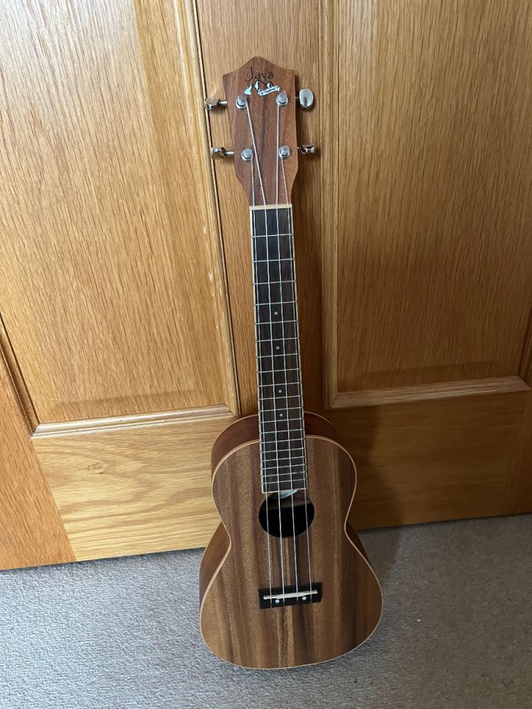 Java Concert Ukulele TUJ-2 with Hard Case, Good Condition