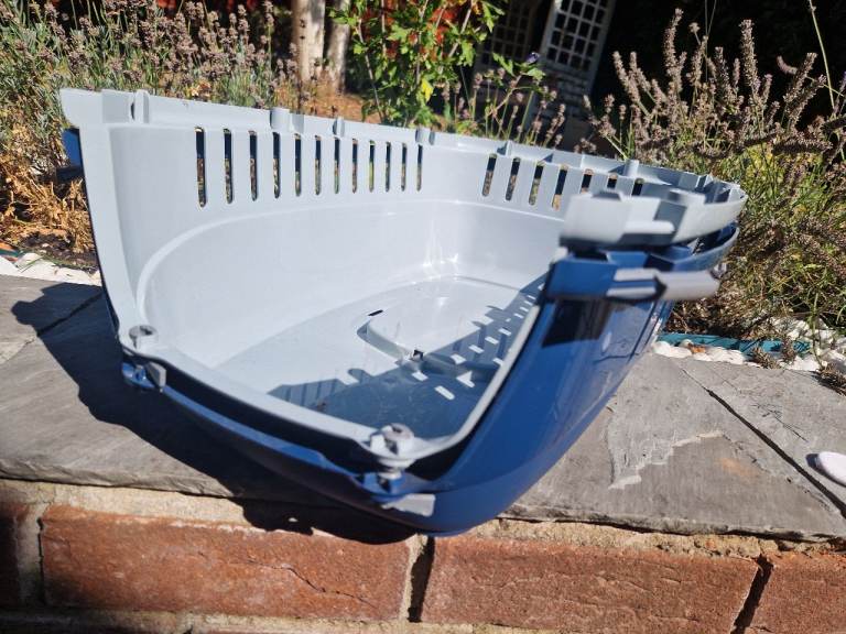 Free pet carrier