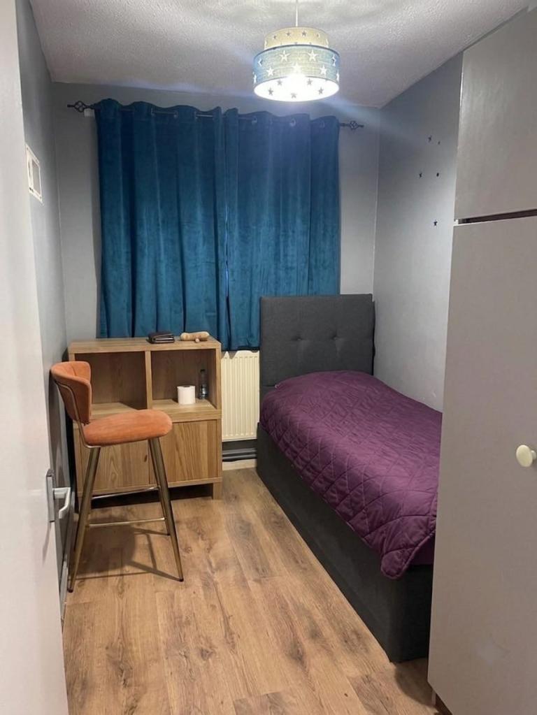 Single room on Broomfield road 